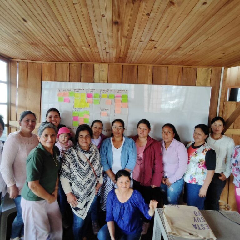 Mujer rural hit social Postobón